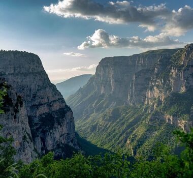 vikos-trekking-guided-tour-logo