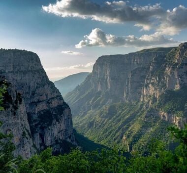 vikos-trekking-guided-tour-logo
