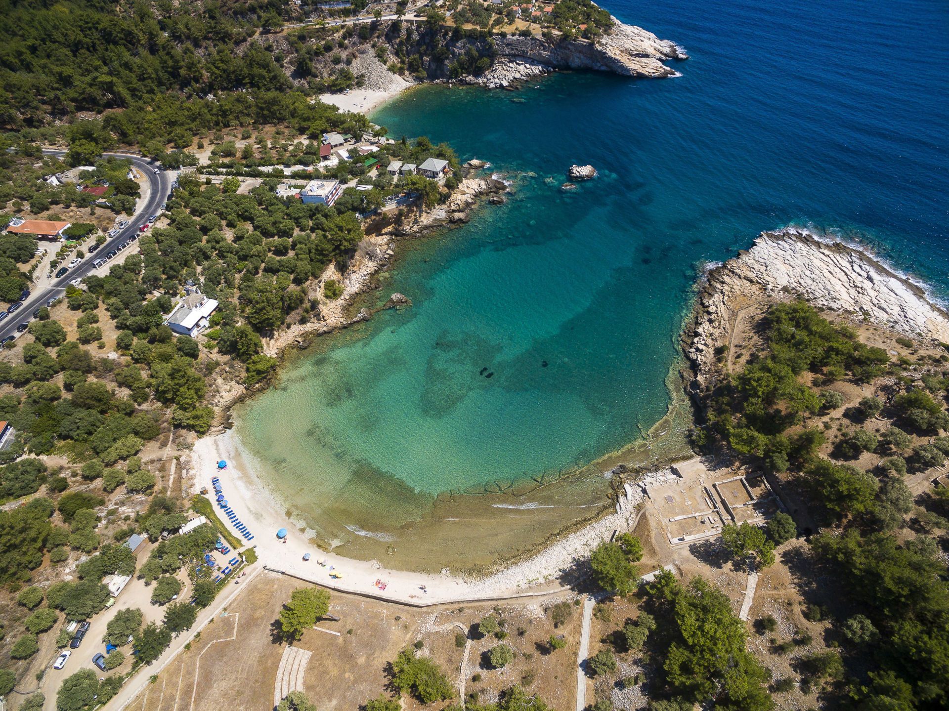 Gole na plazi hvar