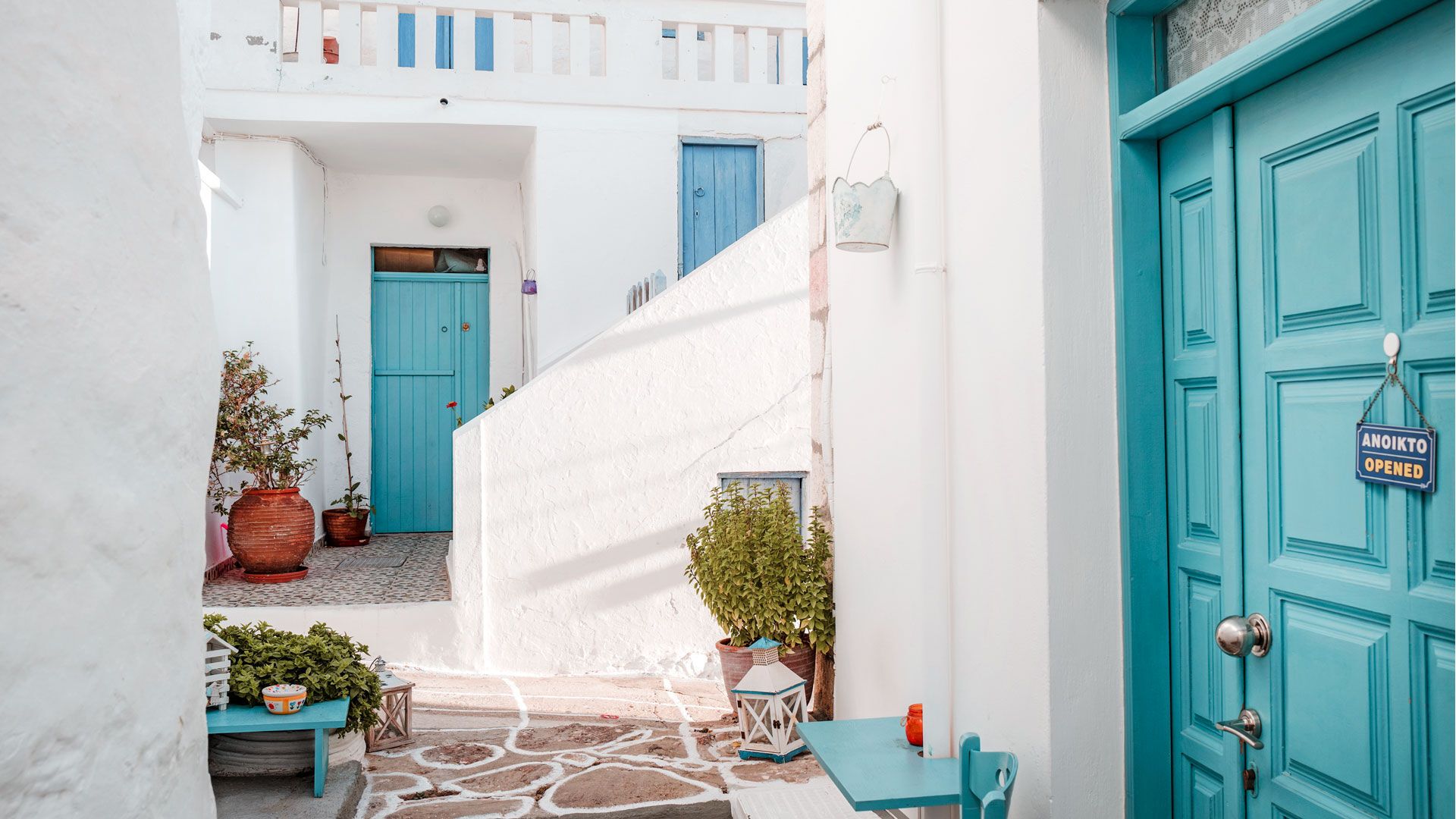 Traditional blue and white building facade on Kimolos
