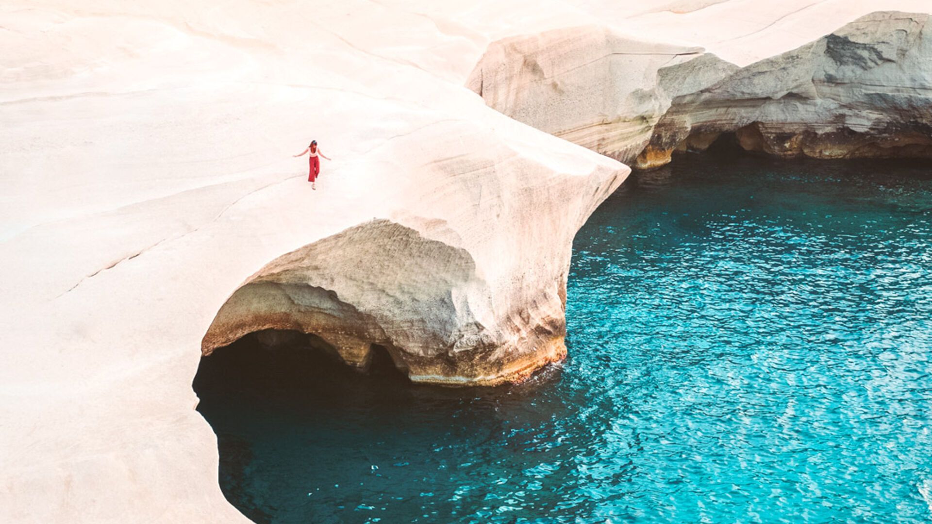 Incredible Sarakiniko beach, a trip to the moon in Milos island