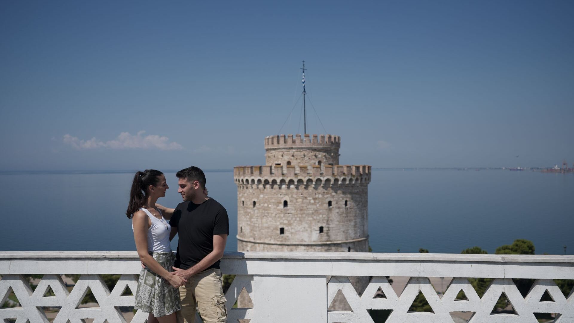 Thessaloniki is a city that invites you to walk it every hour of the day, with tree-lined avenues and a vibrant atmosphere. 