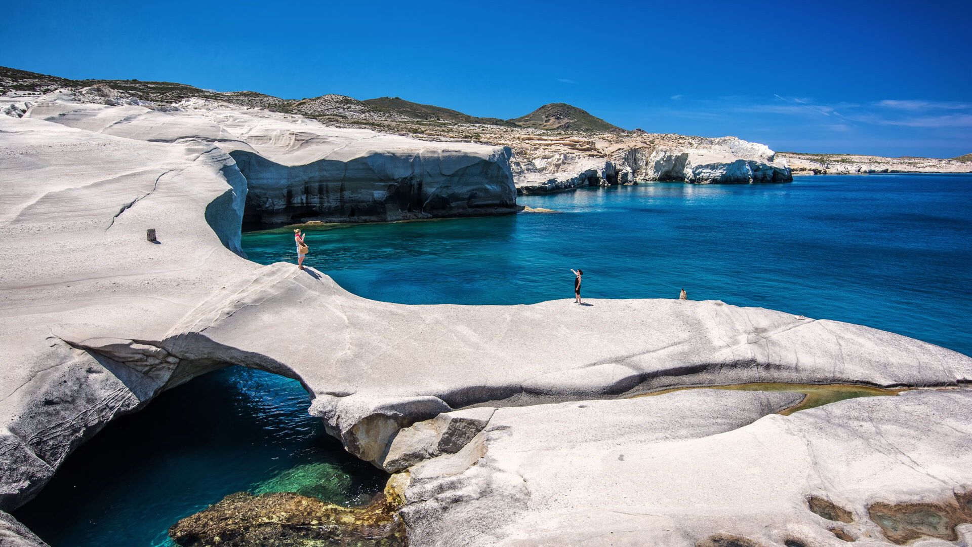 The pin-up of Milos’ beaches, Sarakiniko