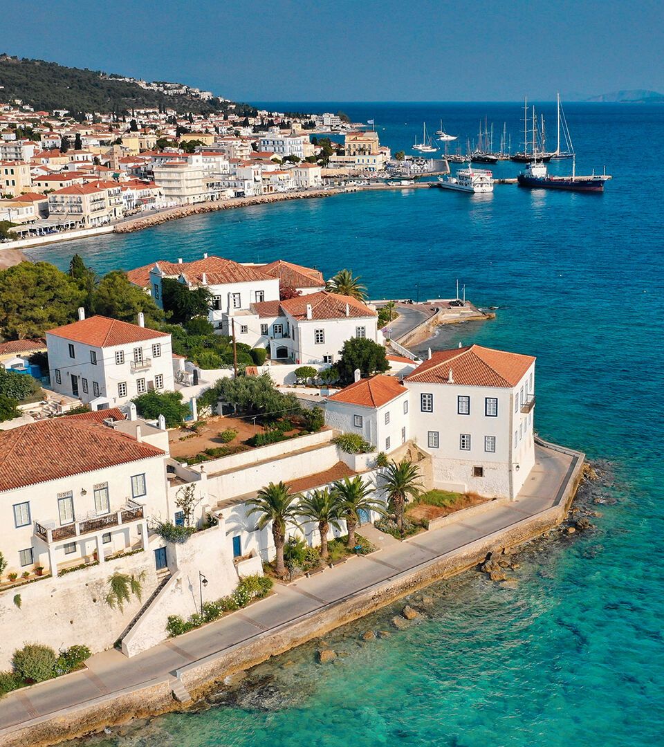 Spetses Greece – Complete Island Guide | Discover Greece