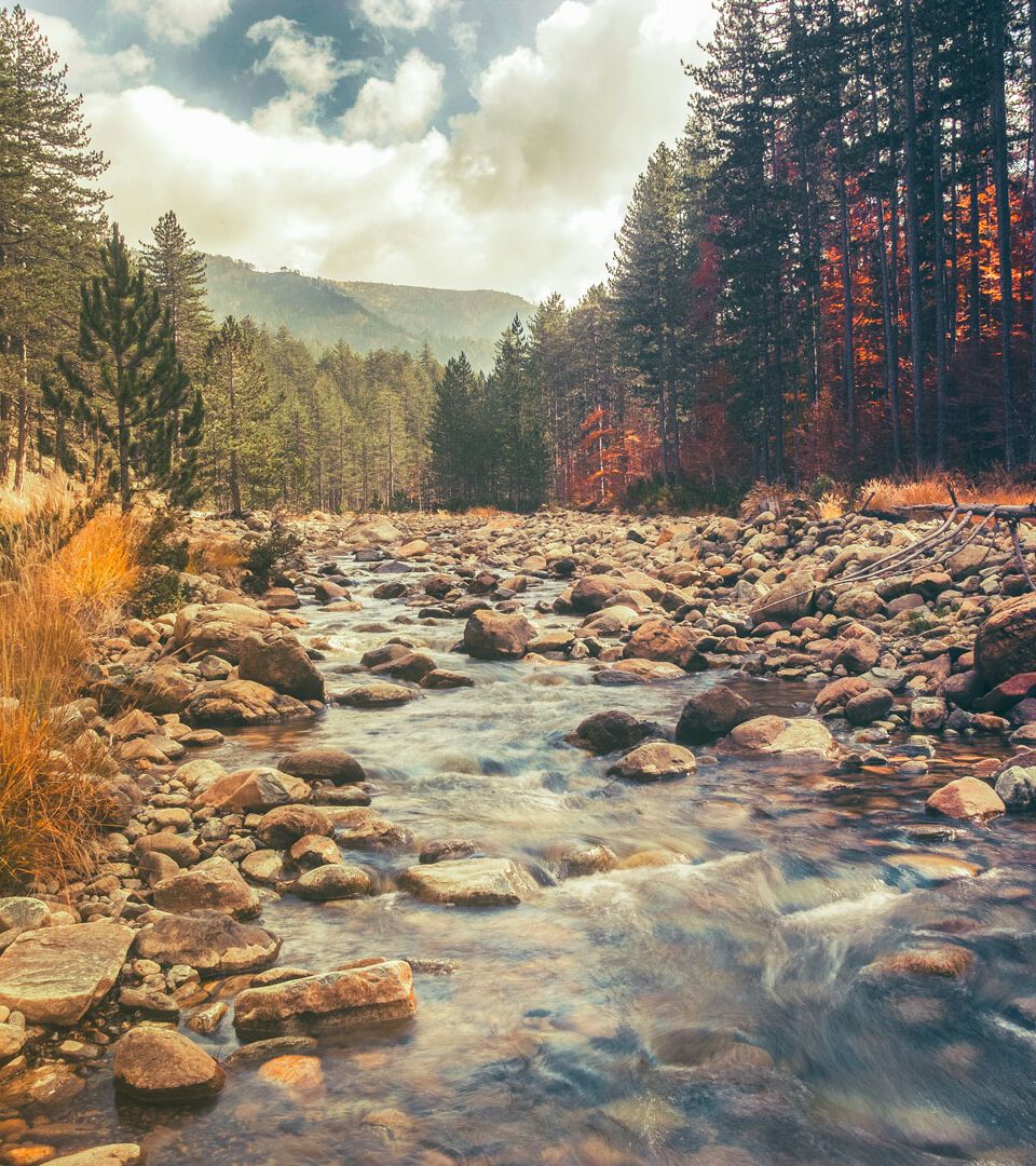 For nature lovers, there’s the ‘hot’ valley of Valia Kalda, so-called because it’s so much warmer than the high peaks that surround it