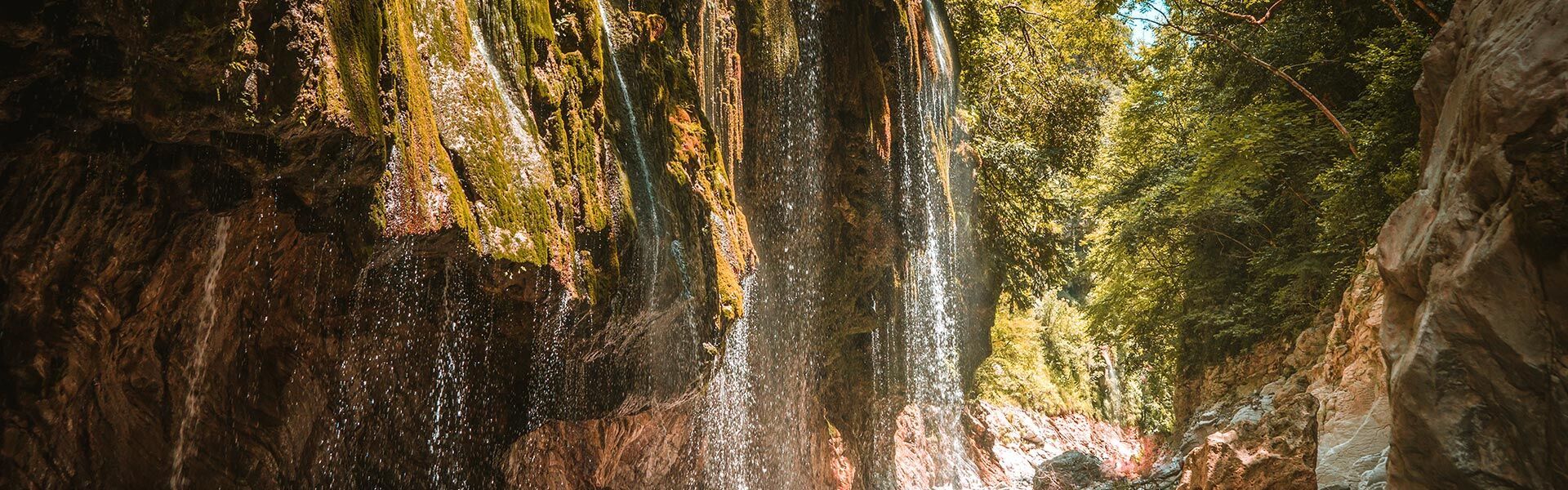 Panta vrechi, always raining waterfalls in central Greece