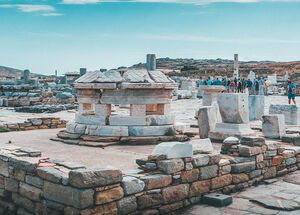 Agora represents the daily life on Delos