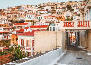 For a walk that takes you back in time, come to Ioulis, a colorful village in Tzia