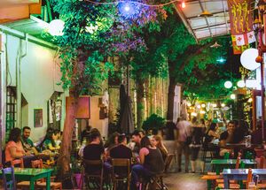 Larissa welcomes you with pedestrian streets, cafes and bars, restaurants and ouzeri