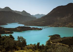 Exploring the beauty of Lake Kremaston by kayak