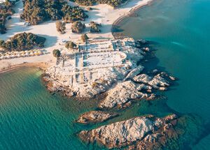Agios Stefanos, the paleo-Christian church at one end of the beach