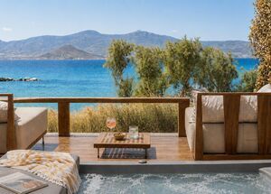 AVGOUSTOS-photo-0