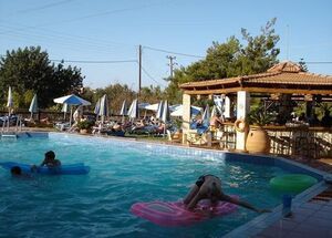 NIKOSAPART-photo-0
