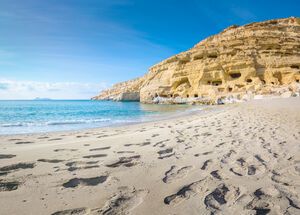 halfdaytriptomatalahippiebeachcaves-main-image