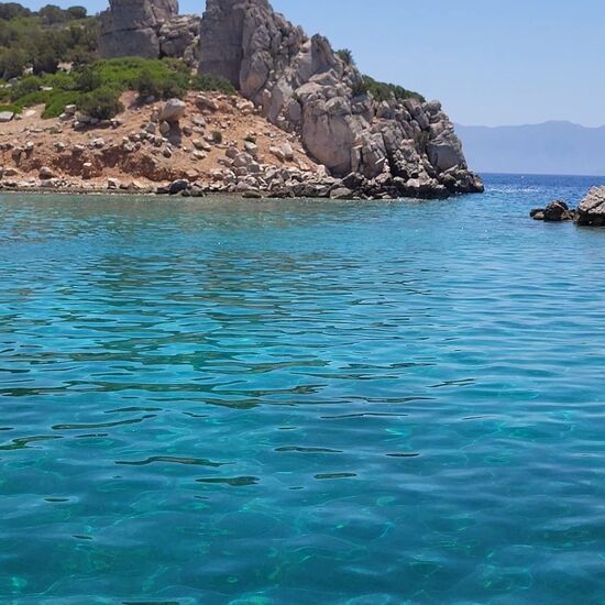 Book online: Atina Rivierası: Aegina'ya Tam Gün Özel Bot Turu ...