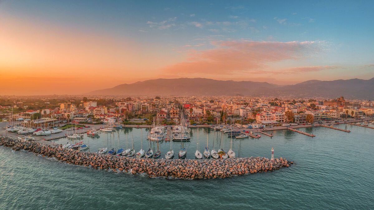 shutterstock_1038441082_idyllic_landscape_of_kalamatas_marina_at_sunset.jpg