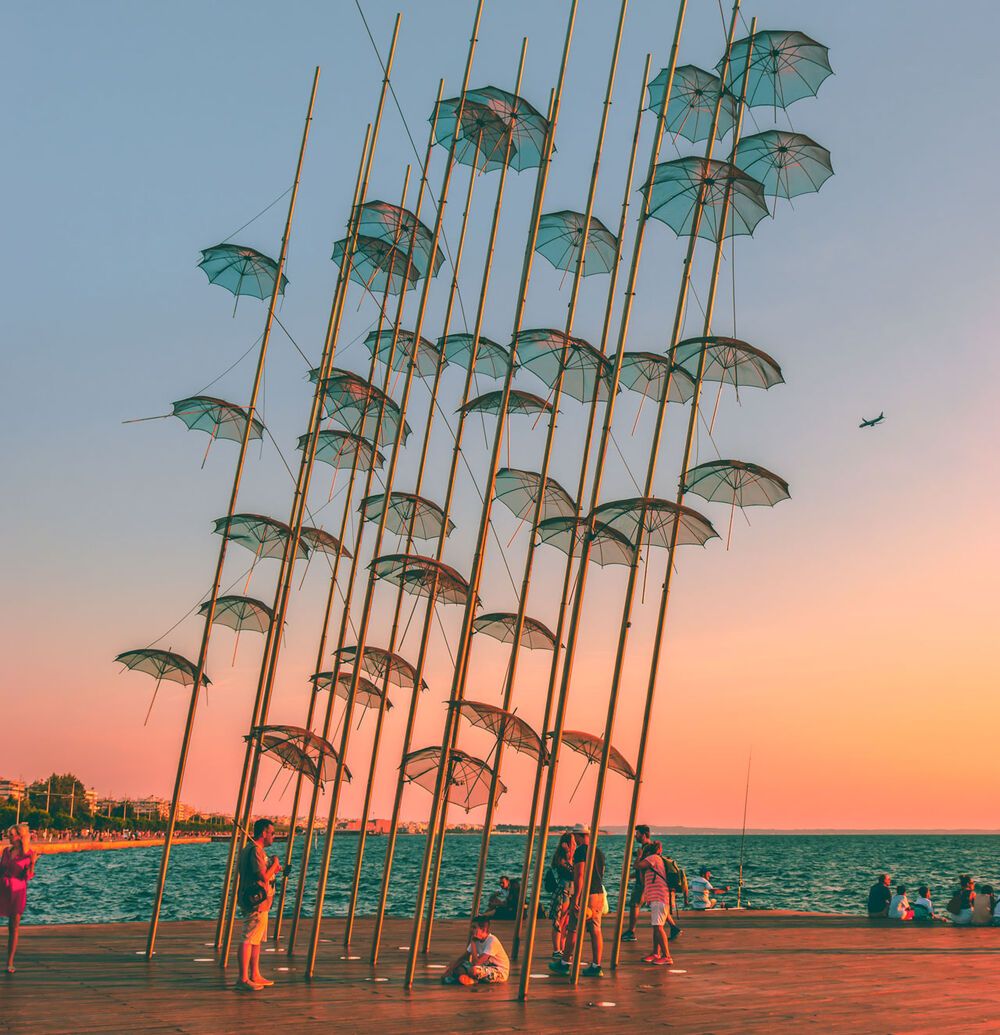 Sculptures of Zongolopoulos Umbrellas are placed in Thessaloniki