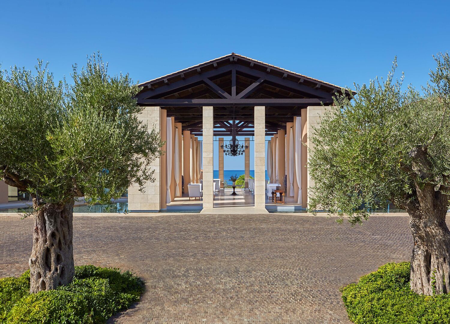 The Romanos, a Luxury Collection Resort-mainImage