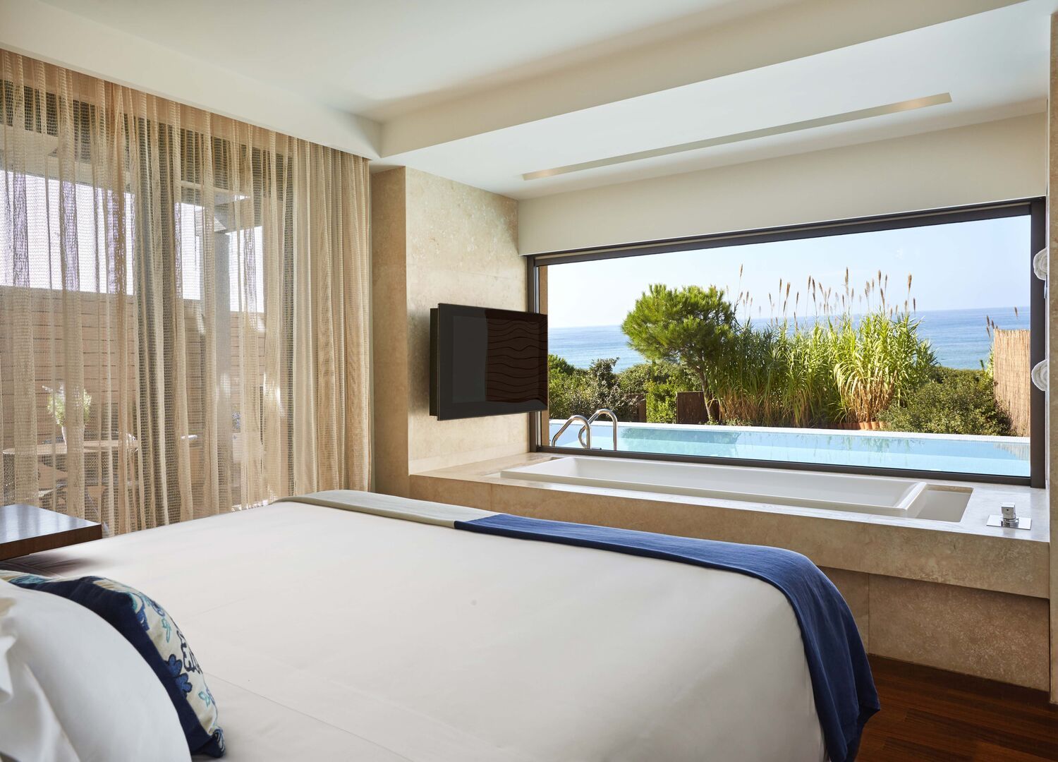 The Romanos, a Luxury Collection Resort-photo-3