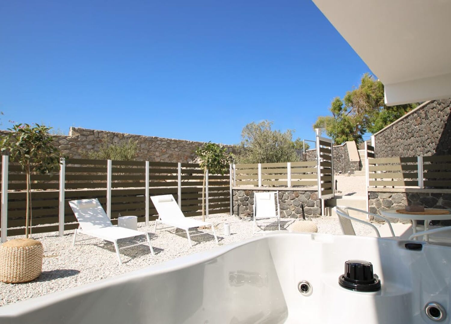 AIRYSUITES-photo-3