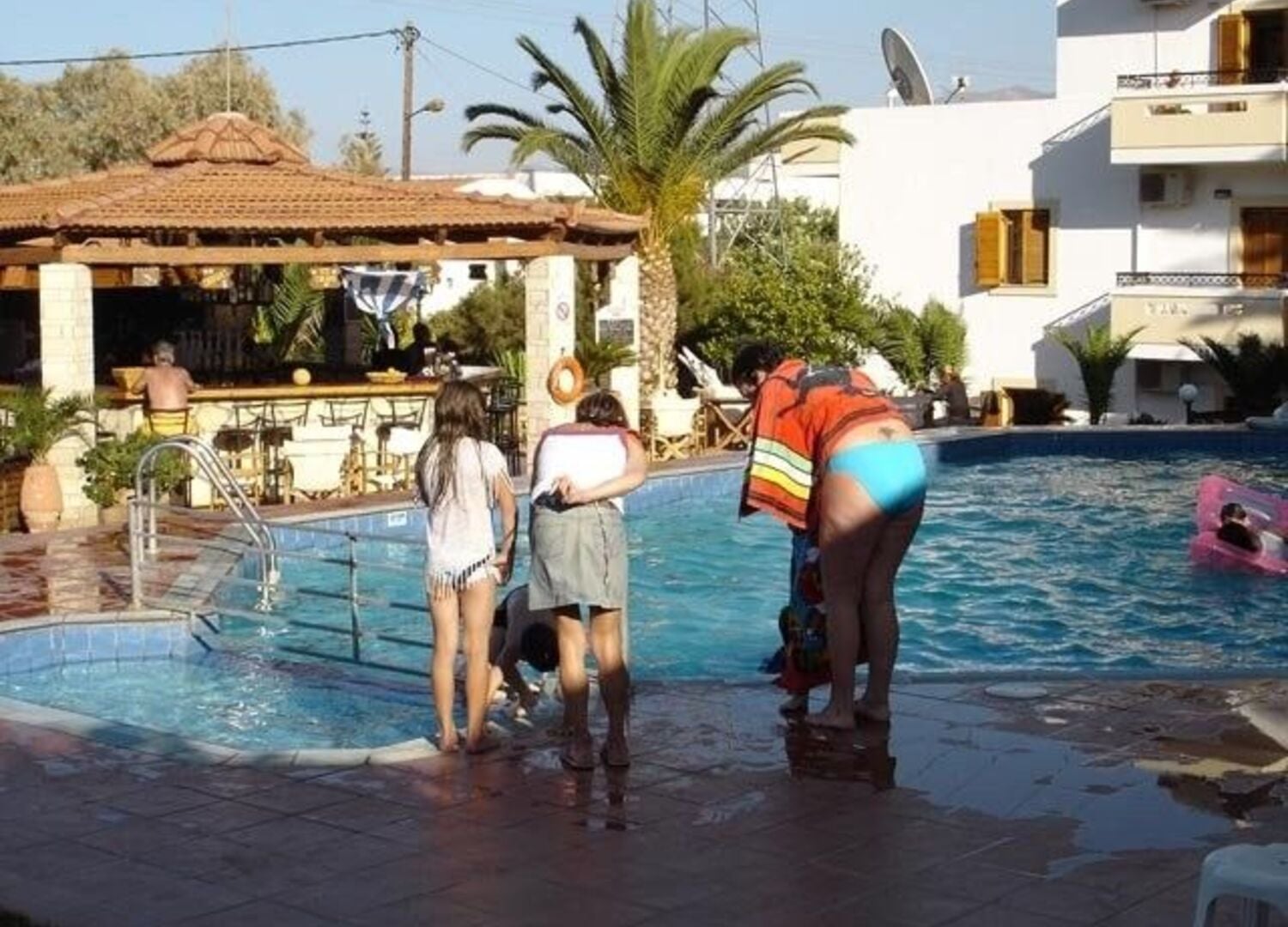 NIKOSAPART-photo-3