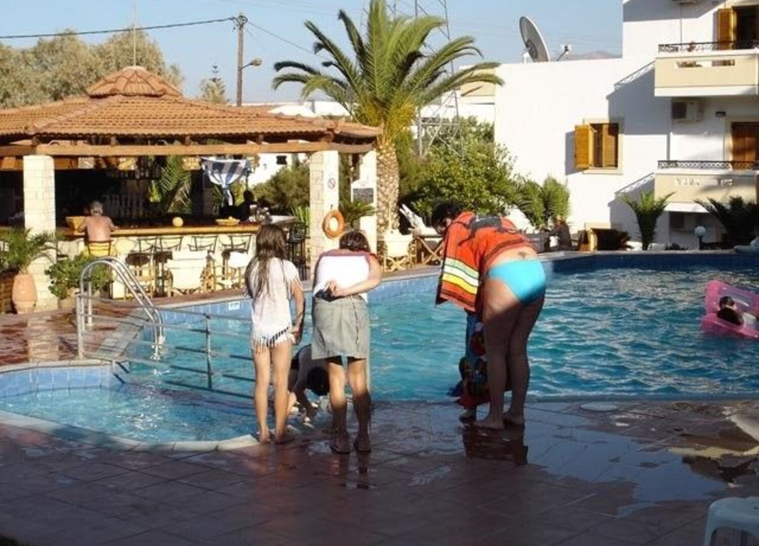 NIKOSAPART-photo-3