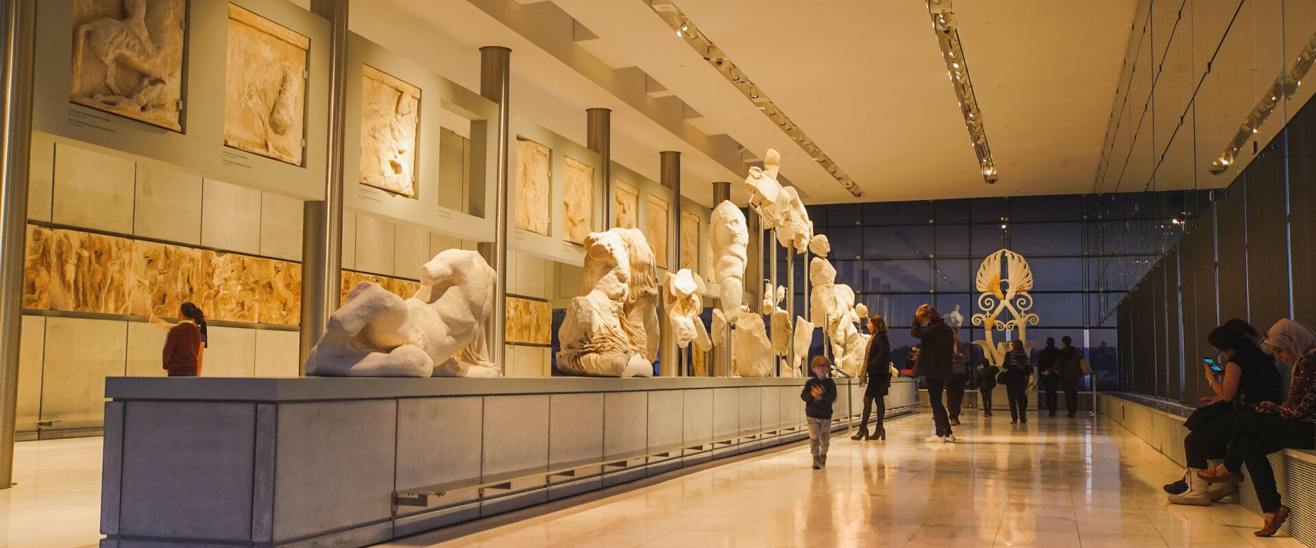 Discover the wonder of the acropolis museum