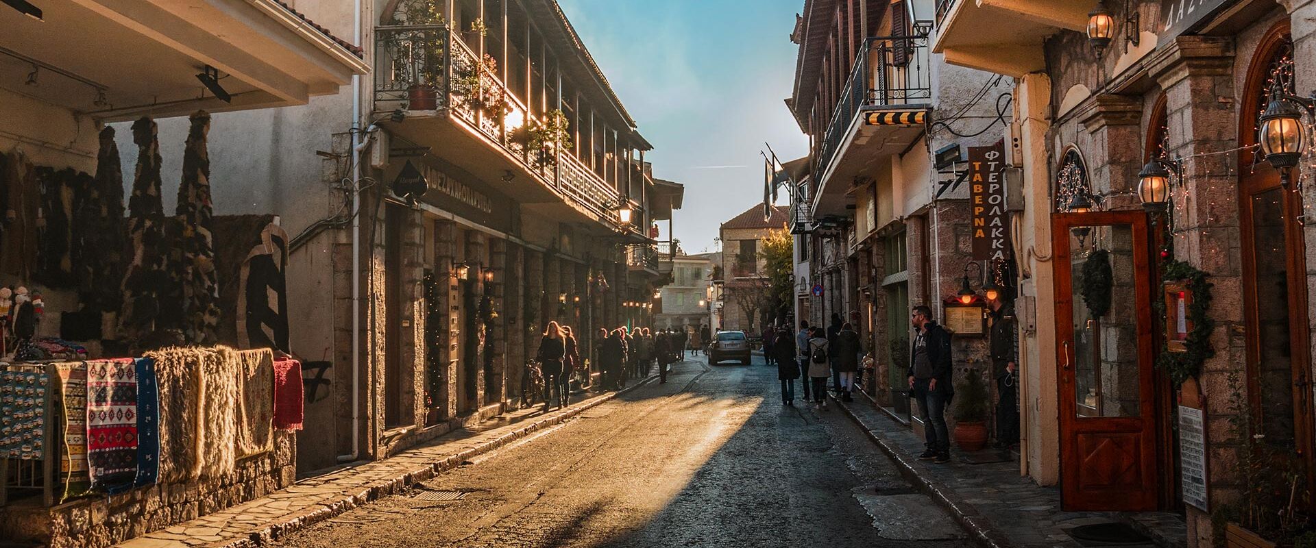 Arahova's-village-alleyways