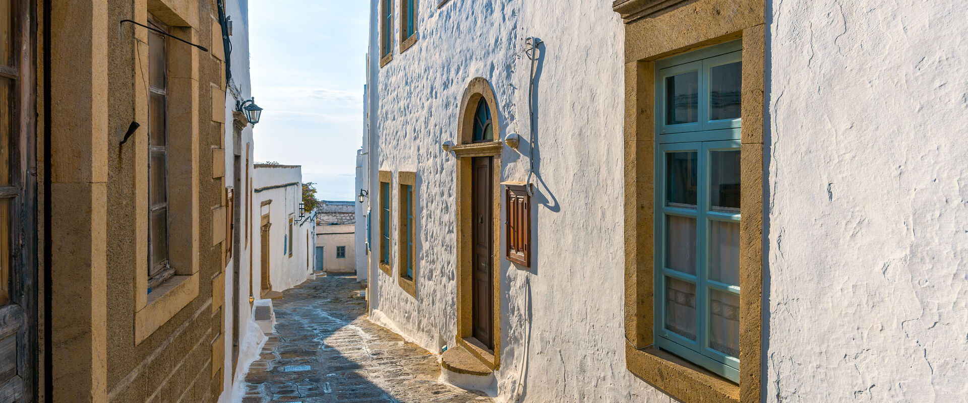 Stroll along the maze of alleyways, through vaulted archways and past dazzlingly white and mostly immaculately maintained houses