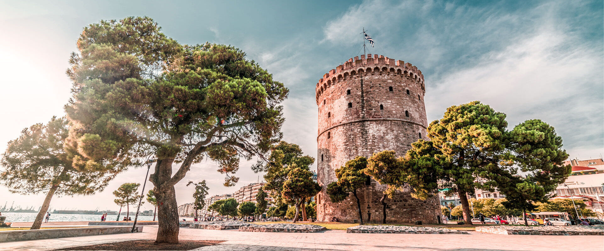 We start at the emblematic White Tower, the 15th century prison that is now a museum