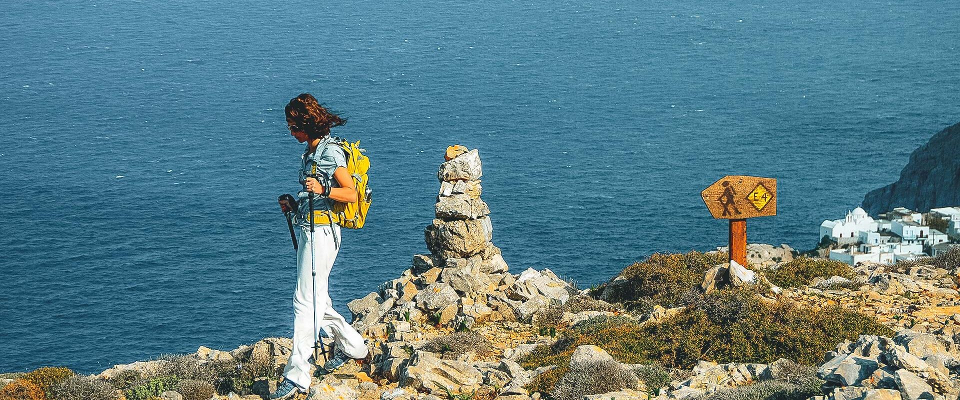 With clifftop views to the sea, the hiking paths of Folegandros are the ideal way to discover a deeply authentic island in the Cyclades-Folegandros