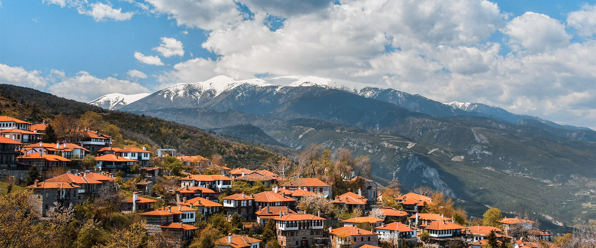Palaios Panteleiomonas is a centuries-old village whose inhabitants had chosen to relocate to the coast before returning to breathe new life into the village