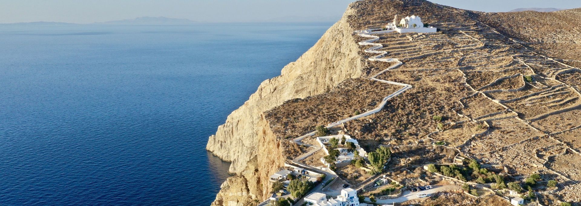 Folegandros - The zigzag path up to the Church of Panagia