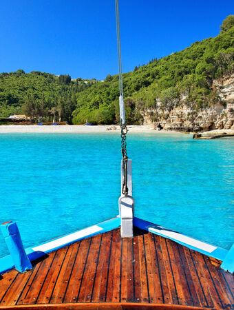 Eine Bootsfahrt zum winzigen, exotischen Antipaxi