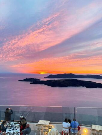 Private Wine Tasting Tour With a Santorini Sunset Ending