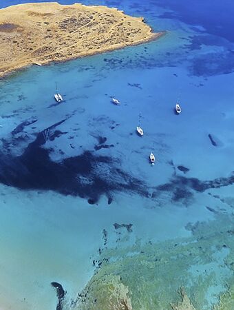 Una gita in barca da Sifnos alle isole Koufonisia, conosciute come le Piccole Cicladi.