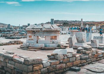 Delos