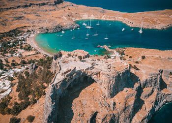 Rodos’taki Lindos’un harikalarını keşfetmek