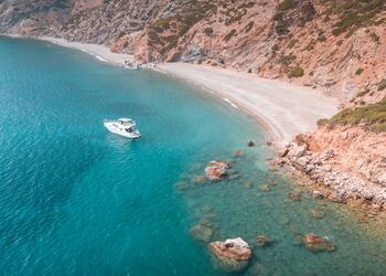 Красочная гамма пляжей на острове Кос