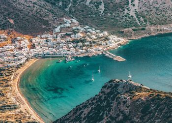 Kiklad köyü Sifnos'ta köy gezisi