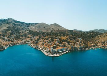 Une excursion en bateau de Rhodes au charme du vieux monde de Symi 