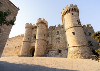 Esplorando il centro storico medievale di Rodi