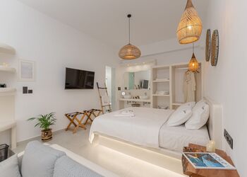 Adama's Suites