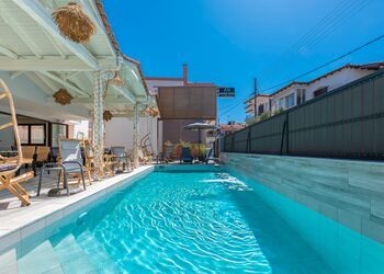 Adonis Hotel