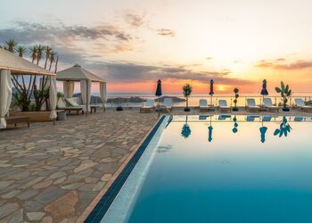 Adrakos Apartments