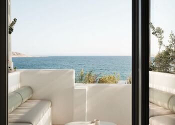 Akria Seaside Suites