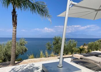 Akria Suites