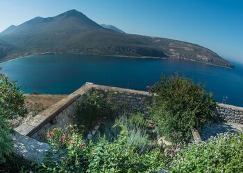 Akrolithi Guesthouse