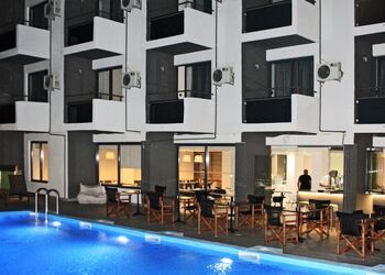 Amphitryon Hotel