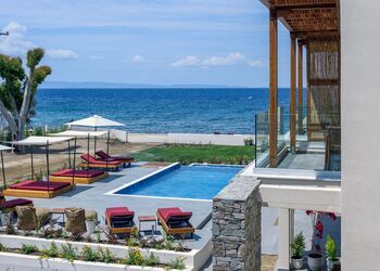 Amyntas Seafront Hotel